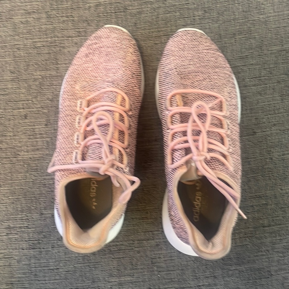 Women’s Adidas’s Tubular shadows sneakers size 8